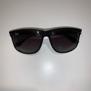 almost brand new ray-ban sunglasses with tags !!